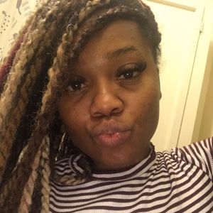 Meet your Posher, Janel